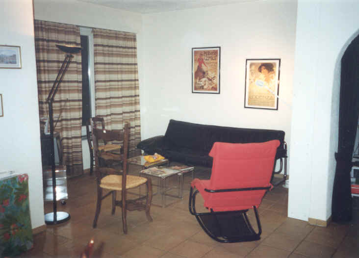 tv.jpg (295296 bytes)